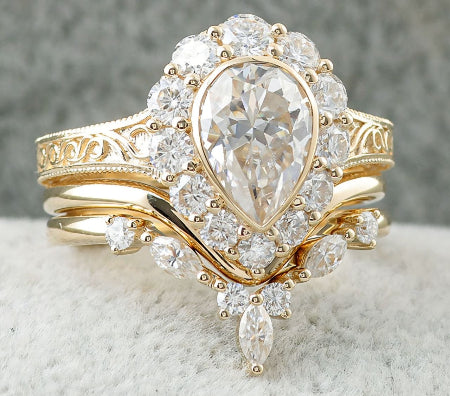 luxury pear cut bridal set with matching wedding band