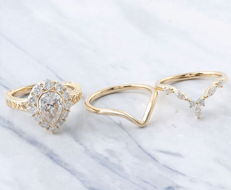 luxury pear cut bridal set with matching wedding band